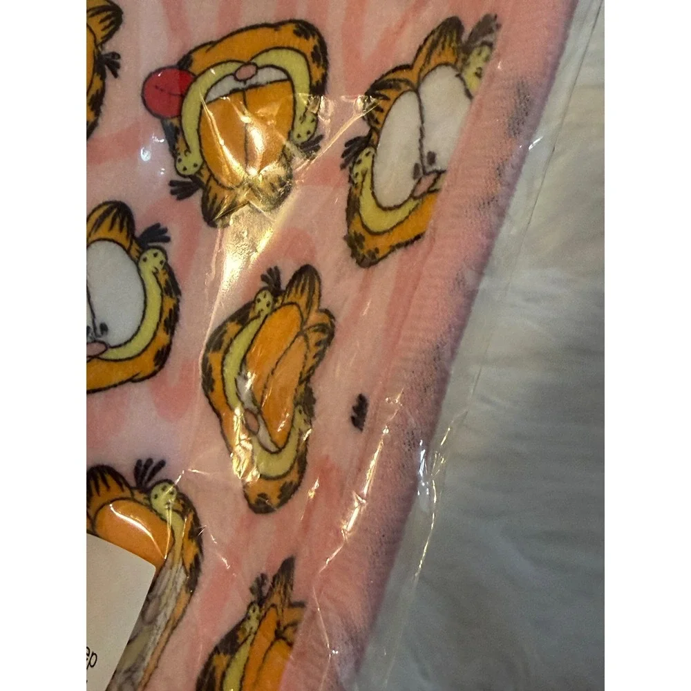 Garfield Nickelodeon Bundle Sunglasses Towel Tub Treads Lip Balm Set New